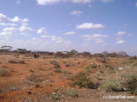Banaanka hore ee xeradii ay ka sameysteen degamada oo isbitaalka hooyada iyo dhalaanka ka dhex muuqdo
