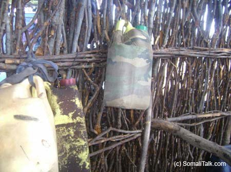 Caag ay biyaha ku qaboojisanayeen oo maro tuute ah ku xirantahay