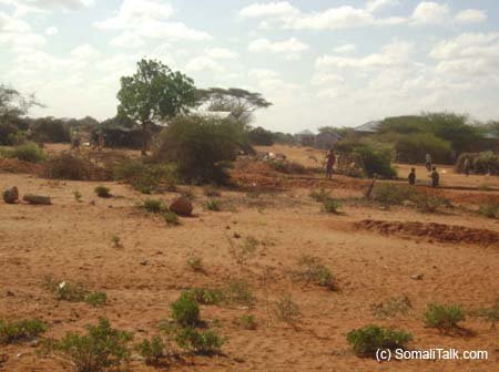 Caruur ku  dhex jirta dhufeysyadii ay ciidamada qoteen