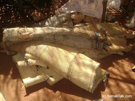 alaabta dadka masaakiinta oo ay soo dhaceen